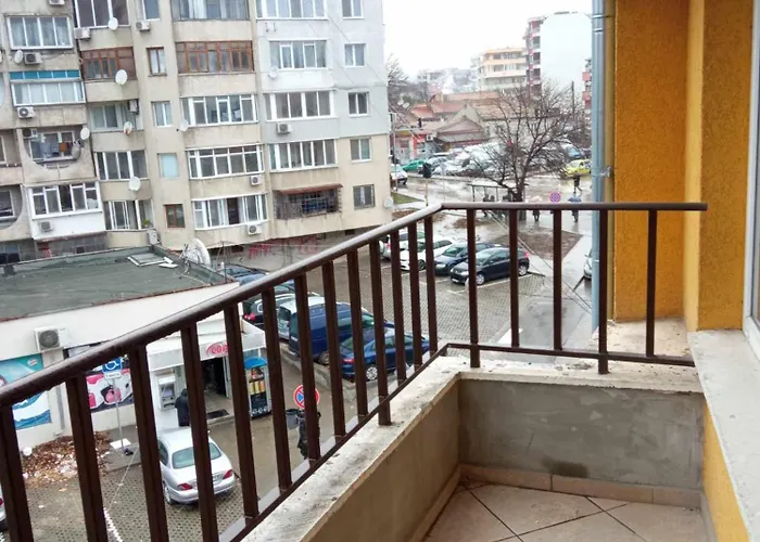 In 2 Apartment *