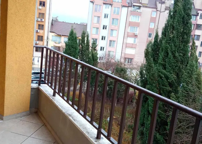 Apartment In 2 *