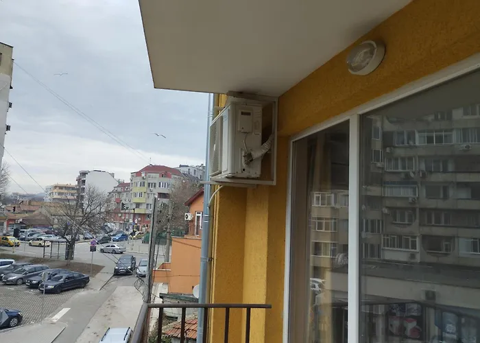 In 2 Apartment